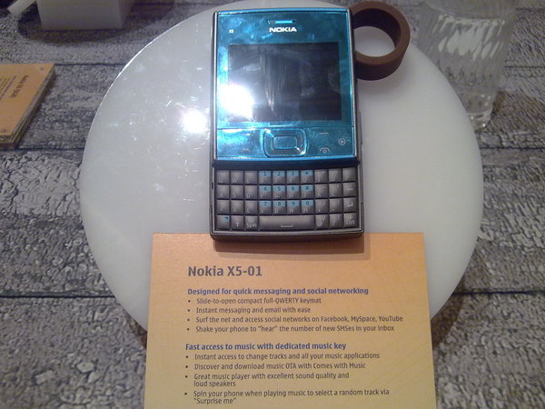 http://symbianworld.org/wp-content/uploads/2010/06/Nokia-X5-01.jpg